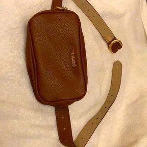Waist wallet